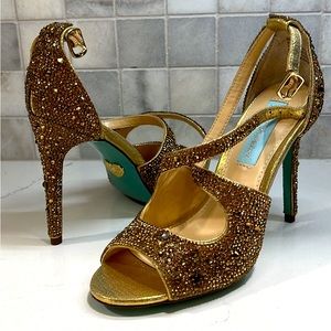 Betsy Johnson size 6 heels